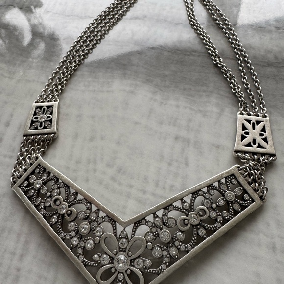 Rare Touchstone Crystal by Swarovski Silver V-Shape Choker
Necklace 17" - Picture 10 of 14
